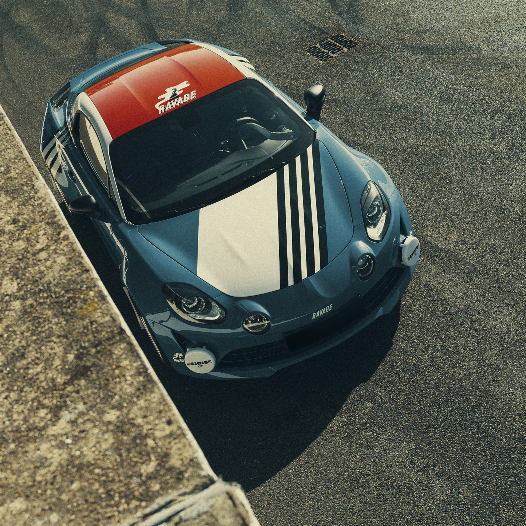 Ravage A110 Groupe 4 – voiture de sport française sur mesure bleue - tour de corse - bernard darniche -gitanes