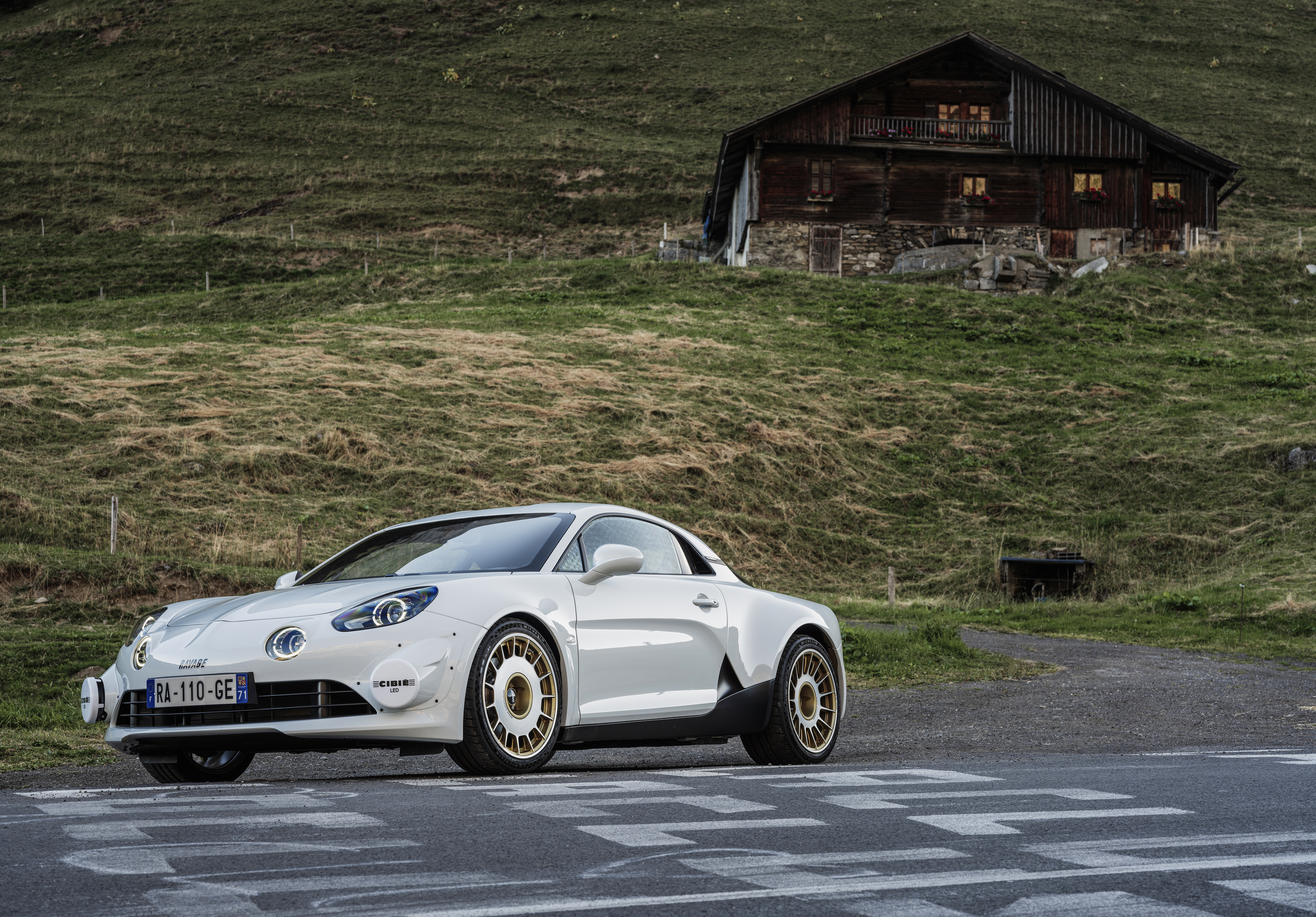 Ravage A110 Groupe 4 – voiture de sport française sur mesure blanche - chamonix mont blanc - berlinette -Alpine A110